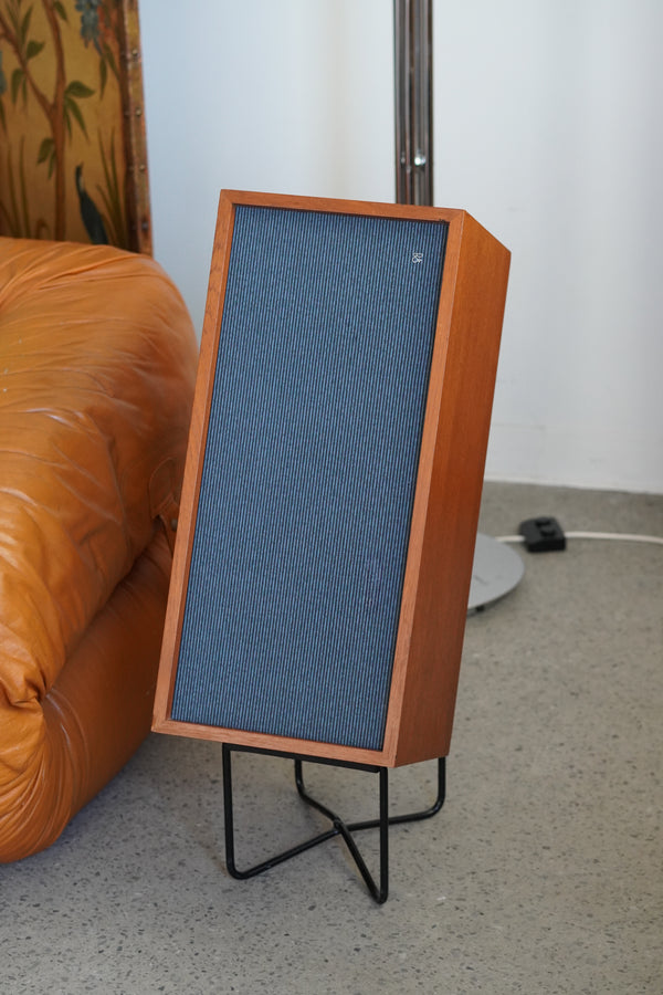 Rosewood Speakers by Bang & Olufson Hojttaler