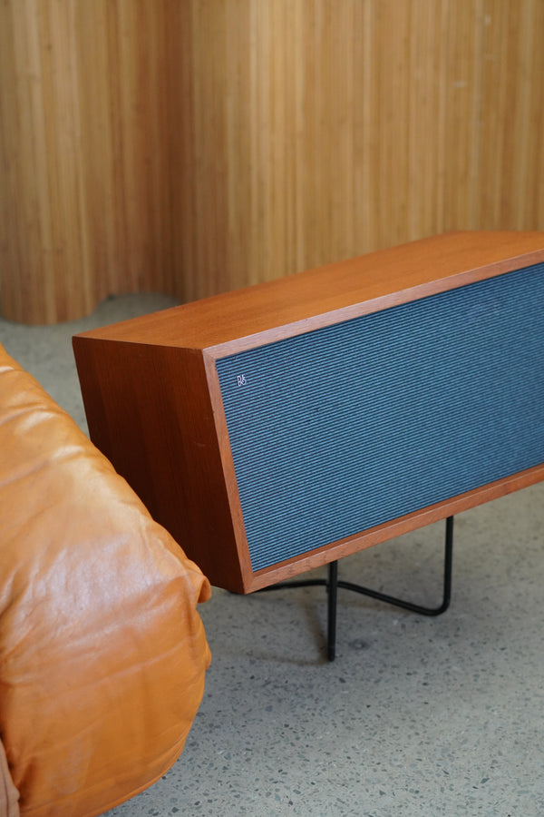 Rosewood Speakers by Bang & Olufson Hojttaler