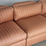 Sofa sectionnel modulaire par Classic Gallery