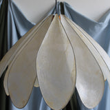 Grande suspension Daisy par Colin Chetwood