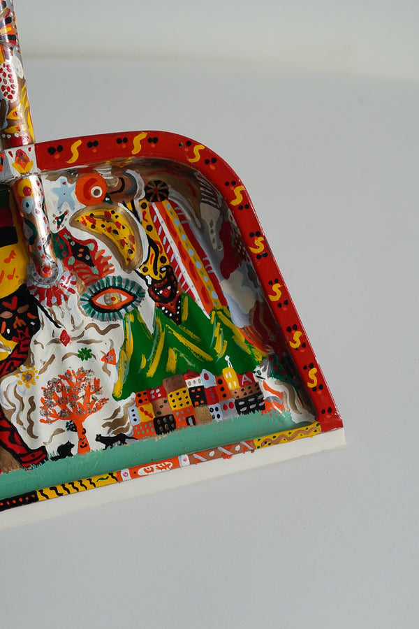 Hand Painted Metal Dustpan