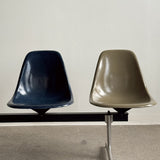 Banc Tandem avec table par Charles et Ray Eames pour Herman Miller