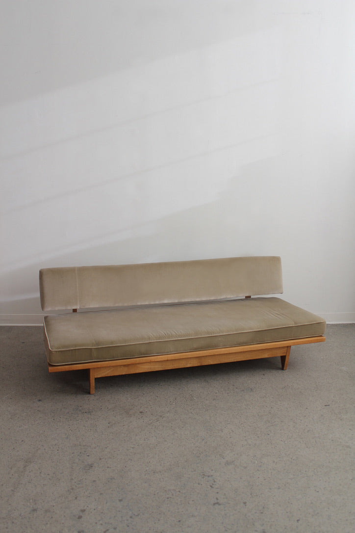 Model 700 Sofa Daybed by Richard Stein for Knoll – Le Centerpiece