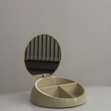 Miroir de vanité par Makio Hasuike