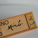 Grand ensemble de dominos avec œuvre de Joan Miró