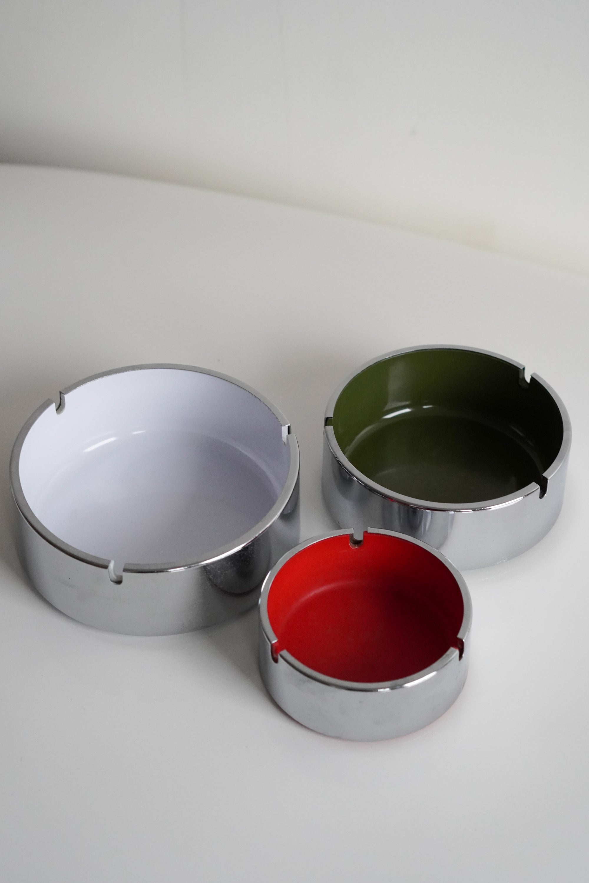 Nesting Ashtray Set by Isamu Kenmochi