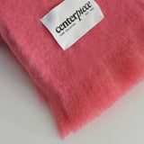 Jeté en mohair rose par Le Centerpiece