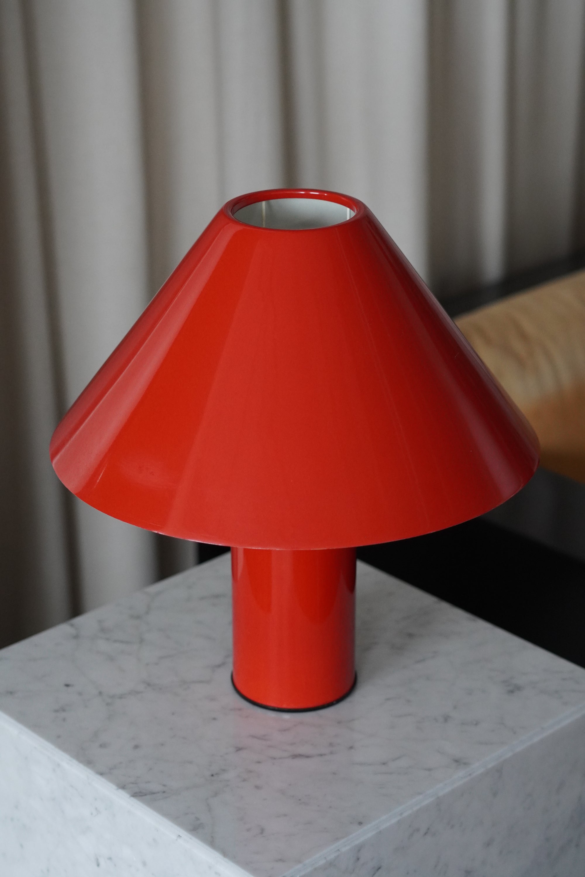 Red Metal Table Lamp