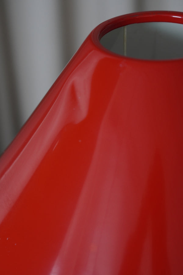 Red Metal Table Lamp