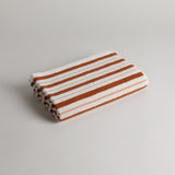 Serviette de bain Franklin en Fuyu & Chalk par Baina