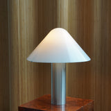 Lampe de table blanche et chrome