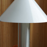 Lampe de table blanche et chrome