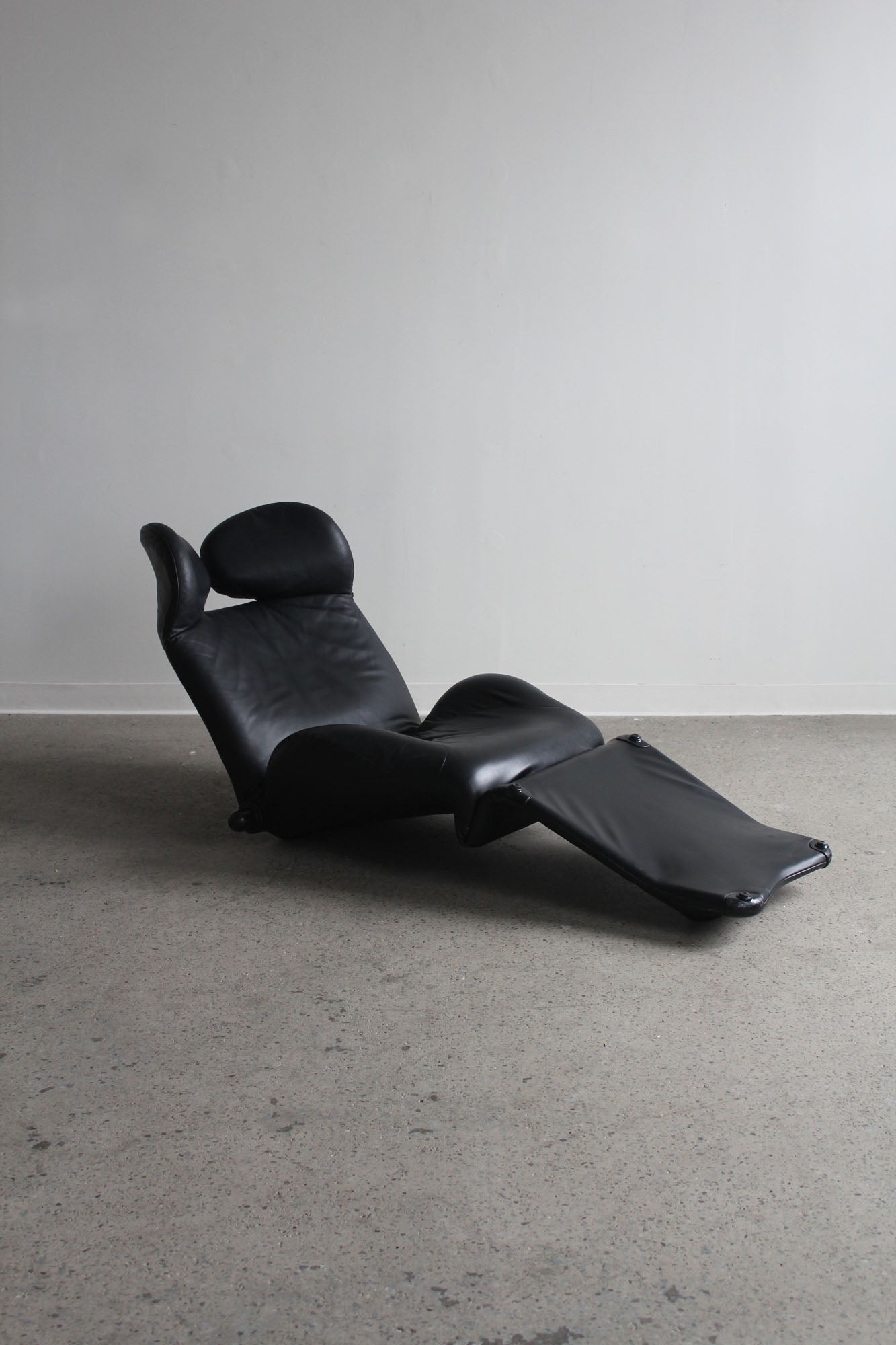 Wink Lounge Chair by Toshiyuki Kita for Cassina