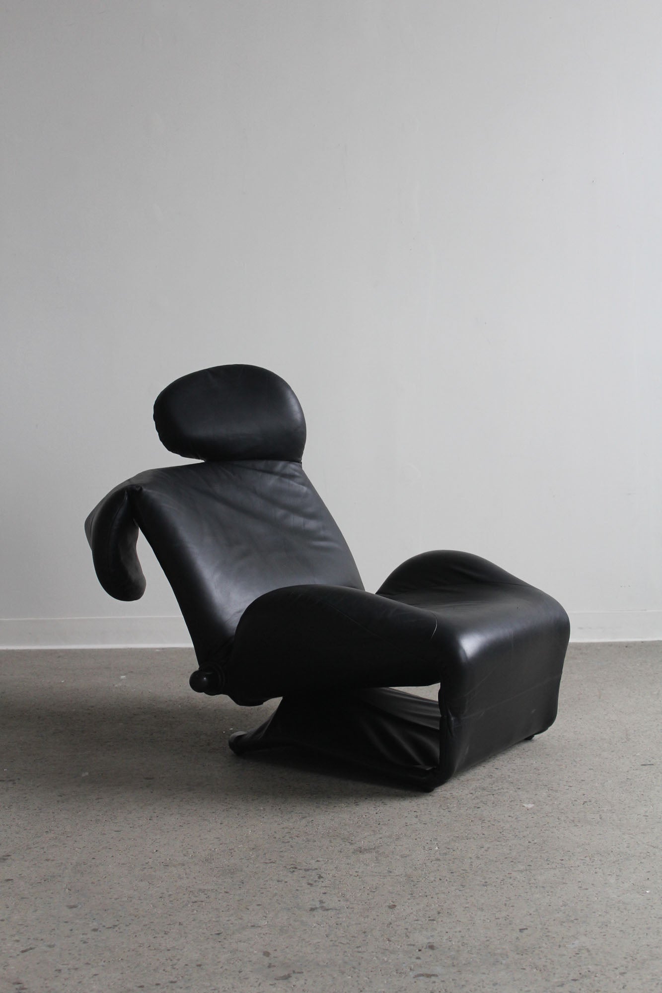 Wink Lounge Chair by Toshiyuki Kita for Cassina