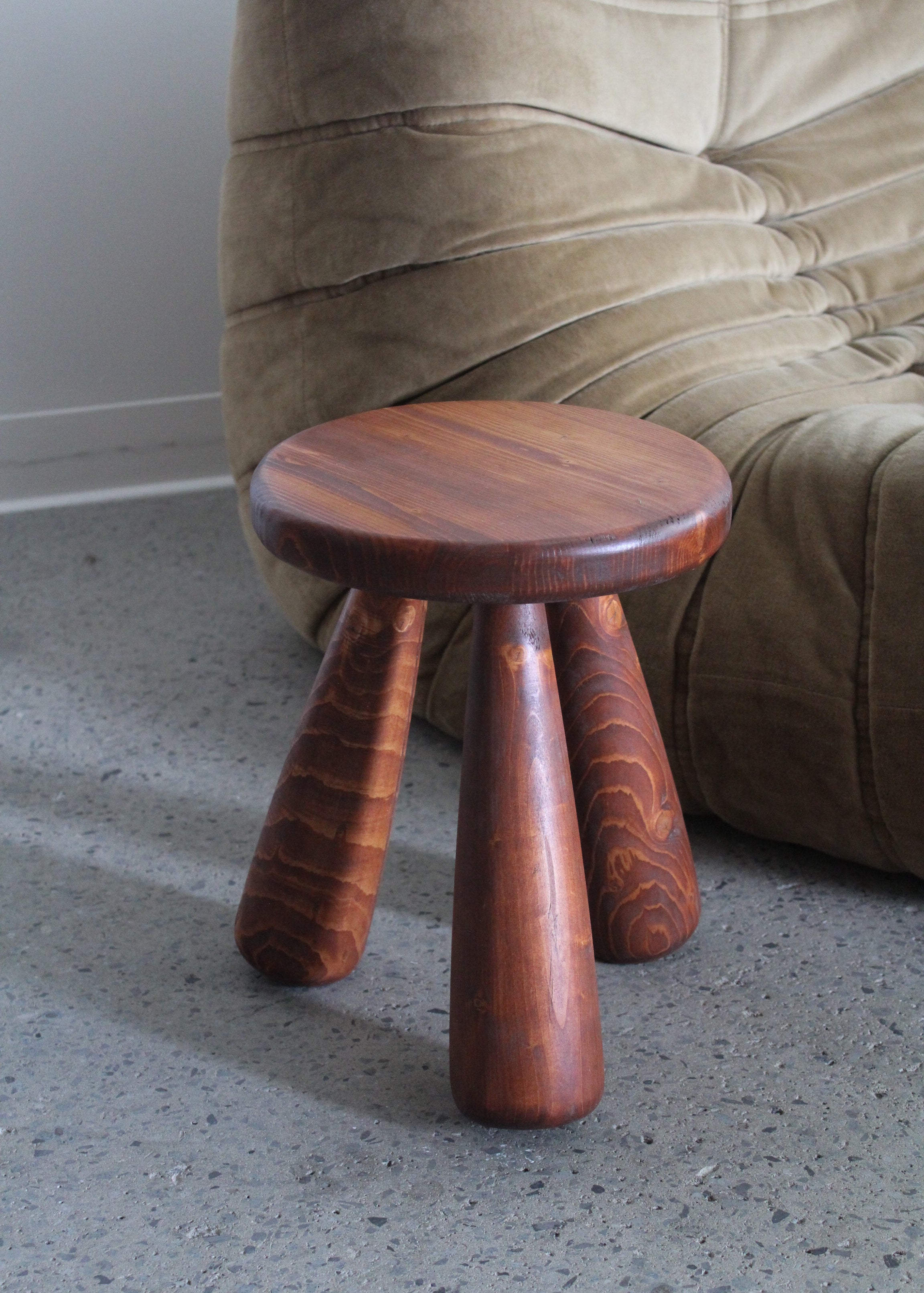 Tabouret en bois par Le Centerpiece (précommande)