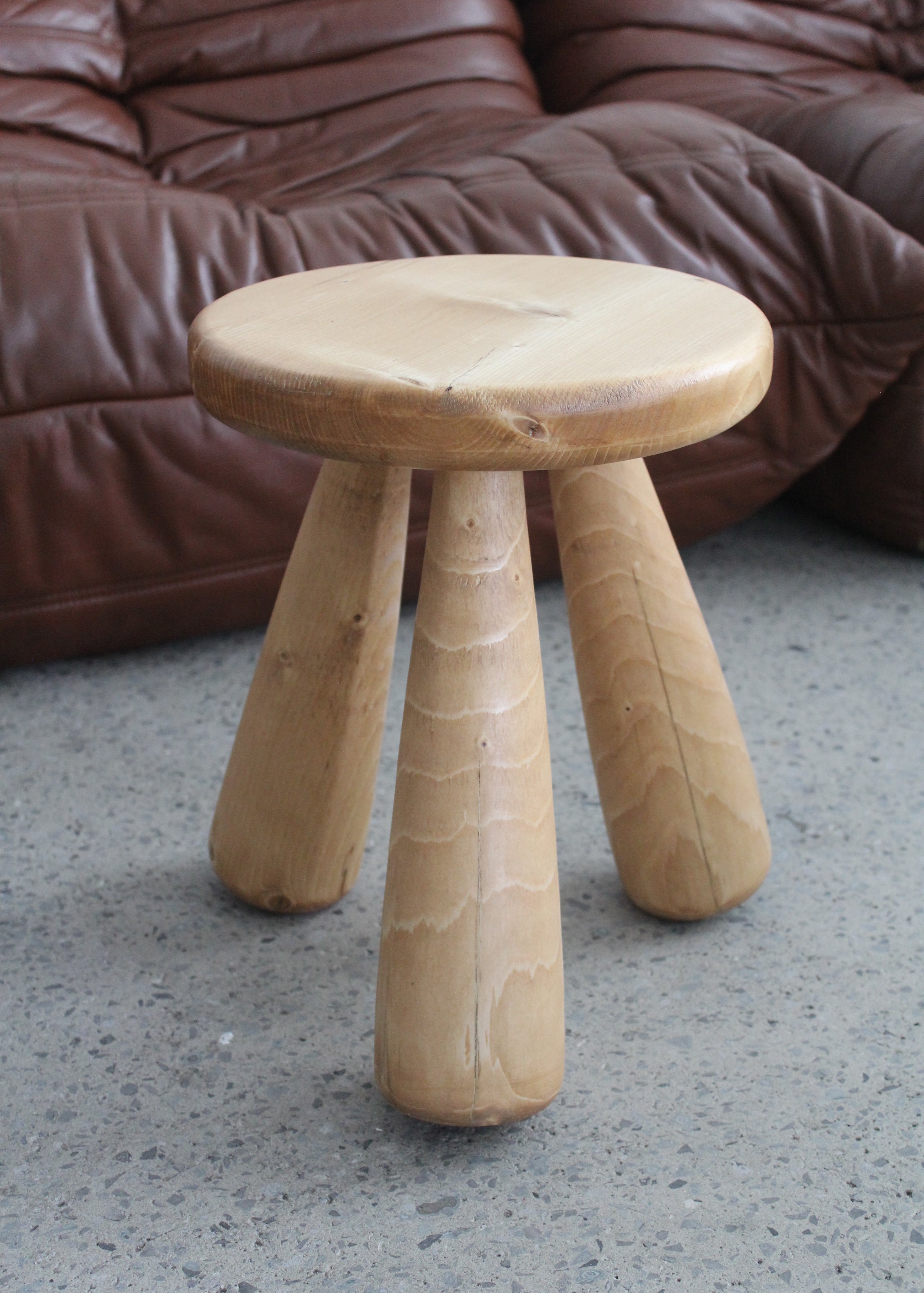 Tabouret en bois par Le Centerpiece (précommande)