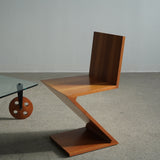 Zig Zag Chair by Gerrit Rietveld