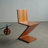 Zig Zag Chair by Gerrit Rietveld