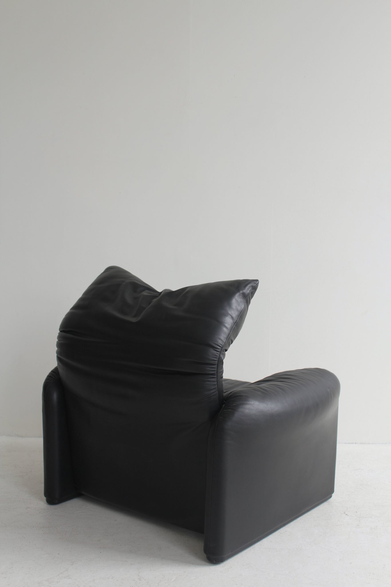 Maralunga Lounge Chair and Ottoman by Vico Magistretti for Cassina