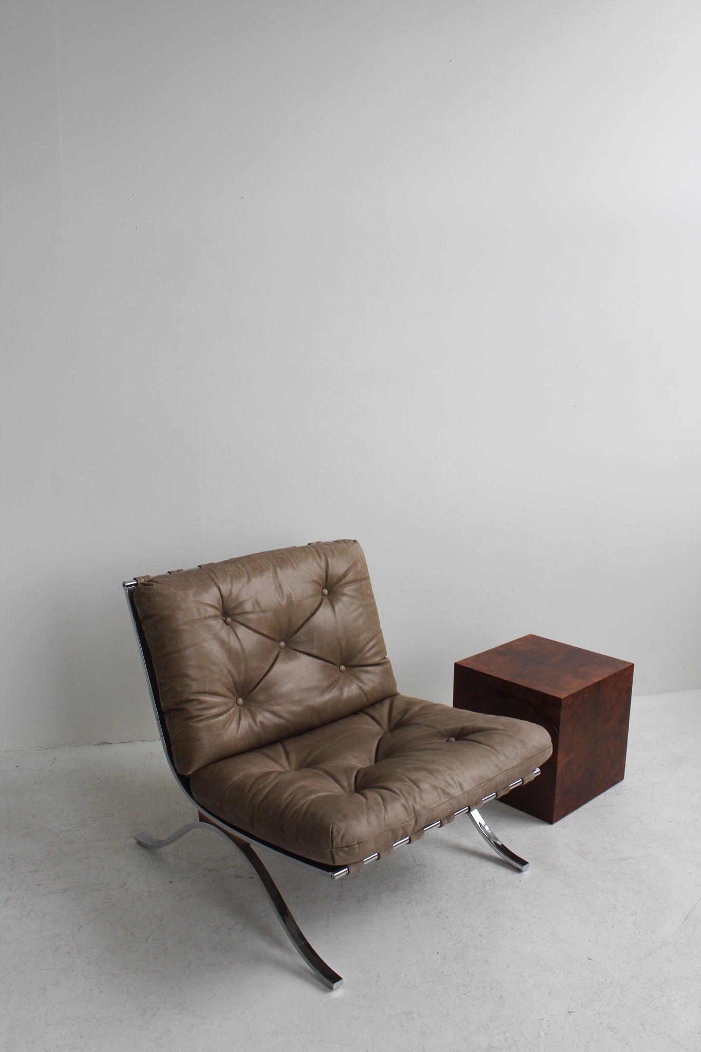 Tufted Leather Lounge Chair