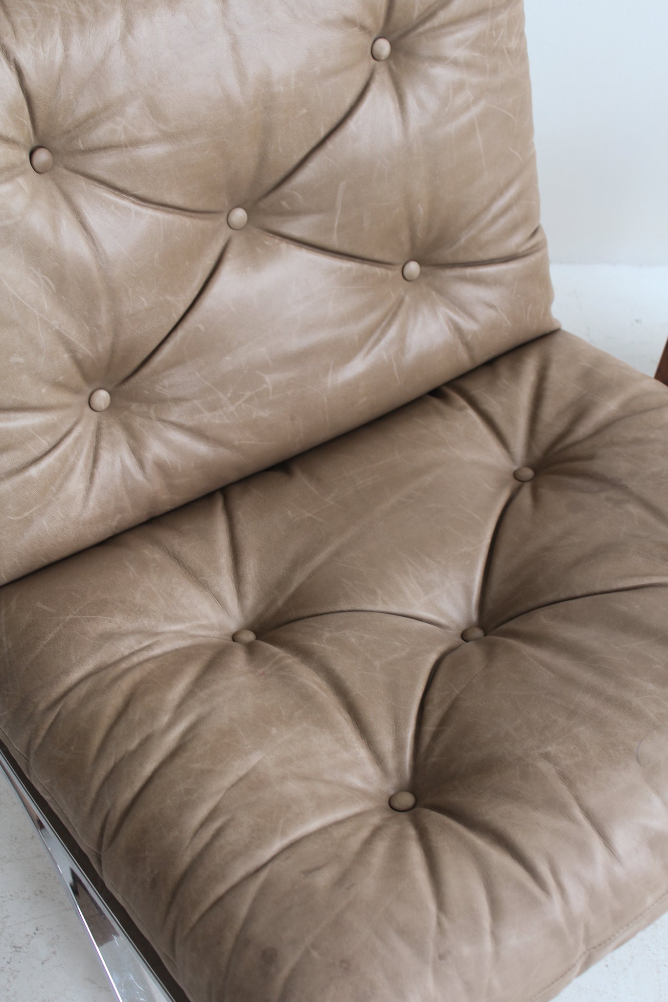 Tufted Leather Lounge Chair