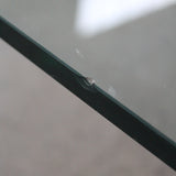 Table à café en verre courbé et marbre