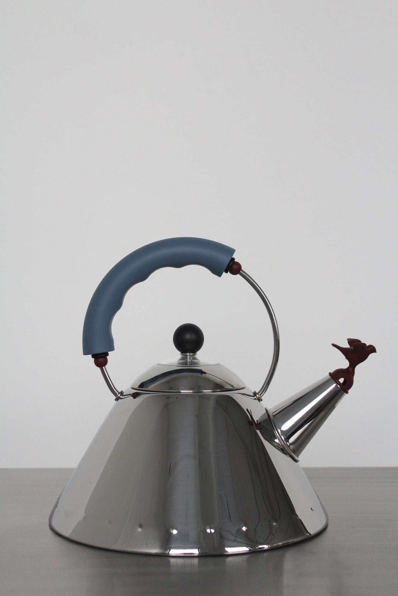 9093 Kettle by Alessi