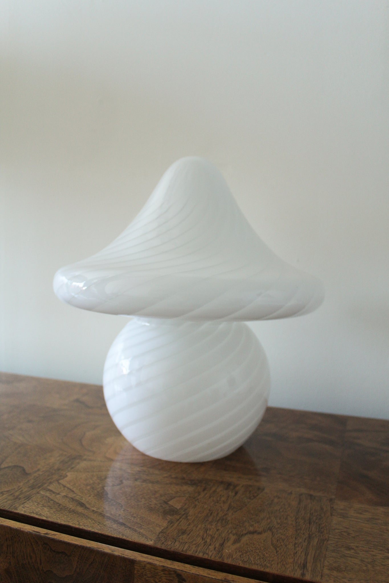 White Vetri Venini Murano Glass Mushroom Lamp