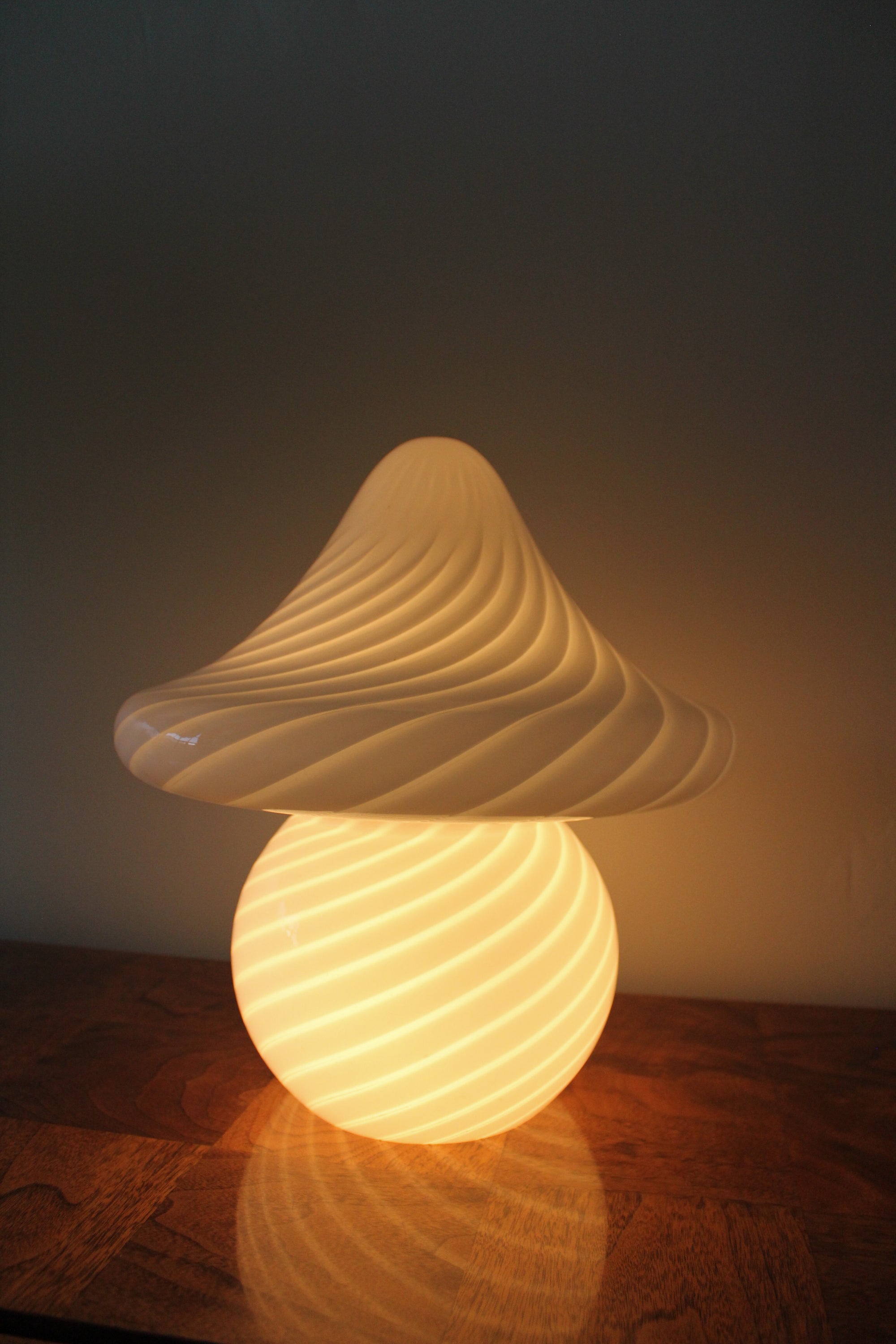 White Vetri Venini Murano Glass Mushroom Lamp