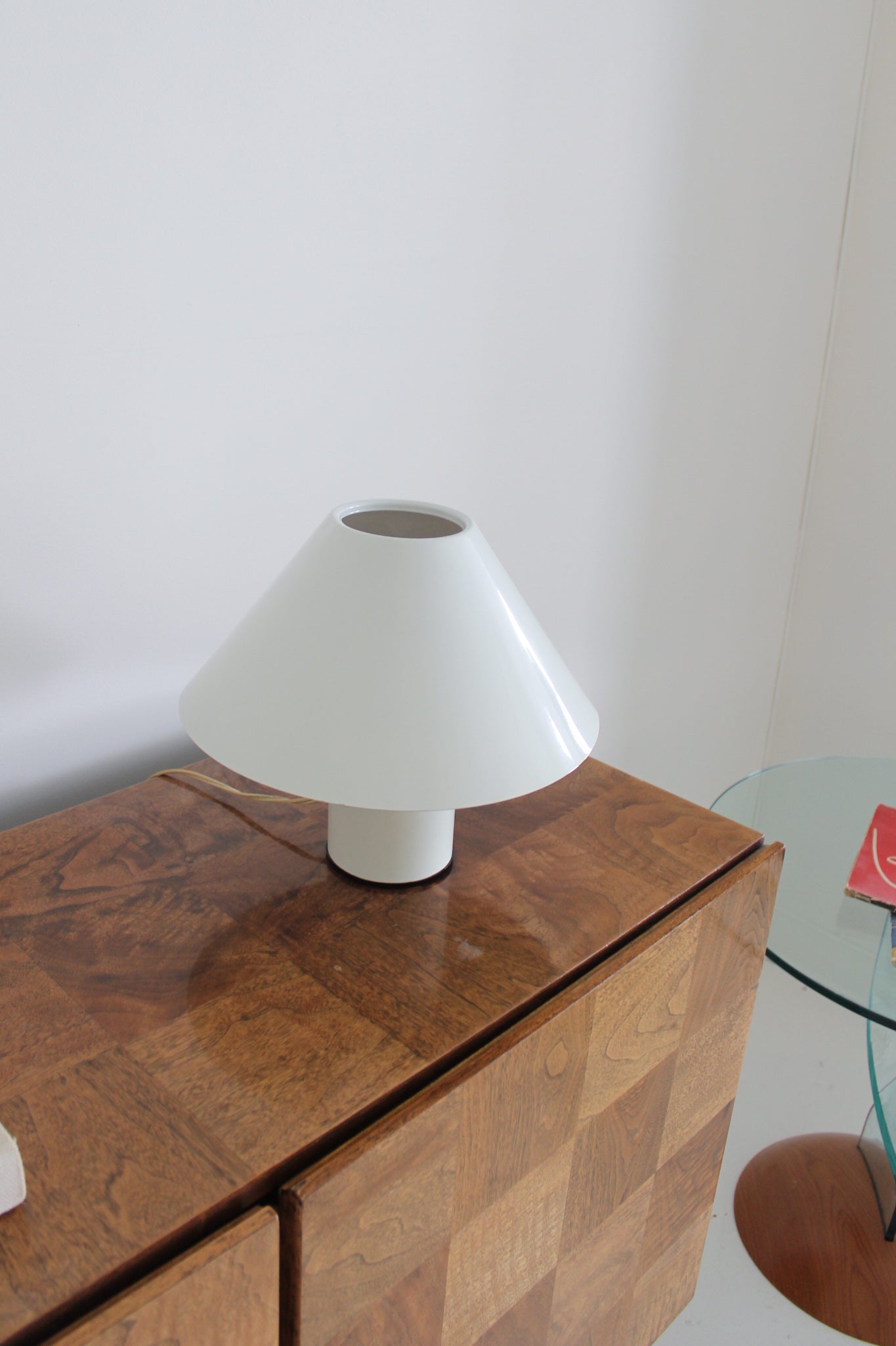 White Metal Side Table Lamp