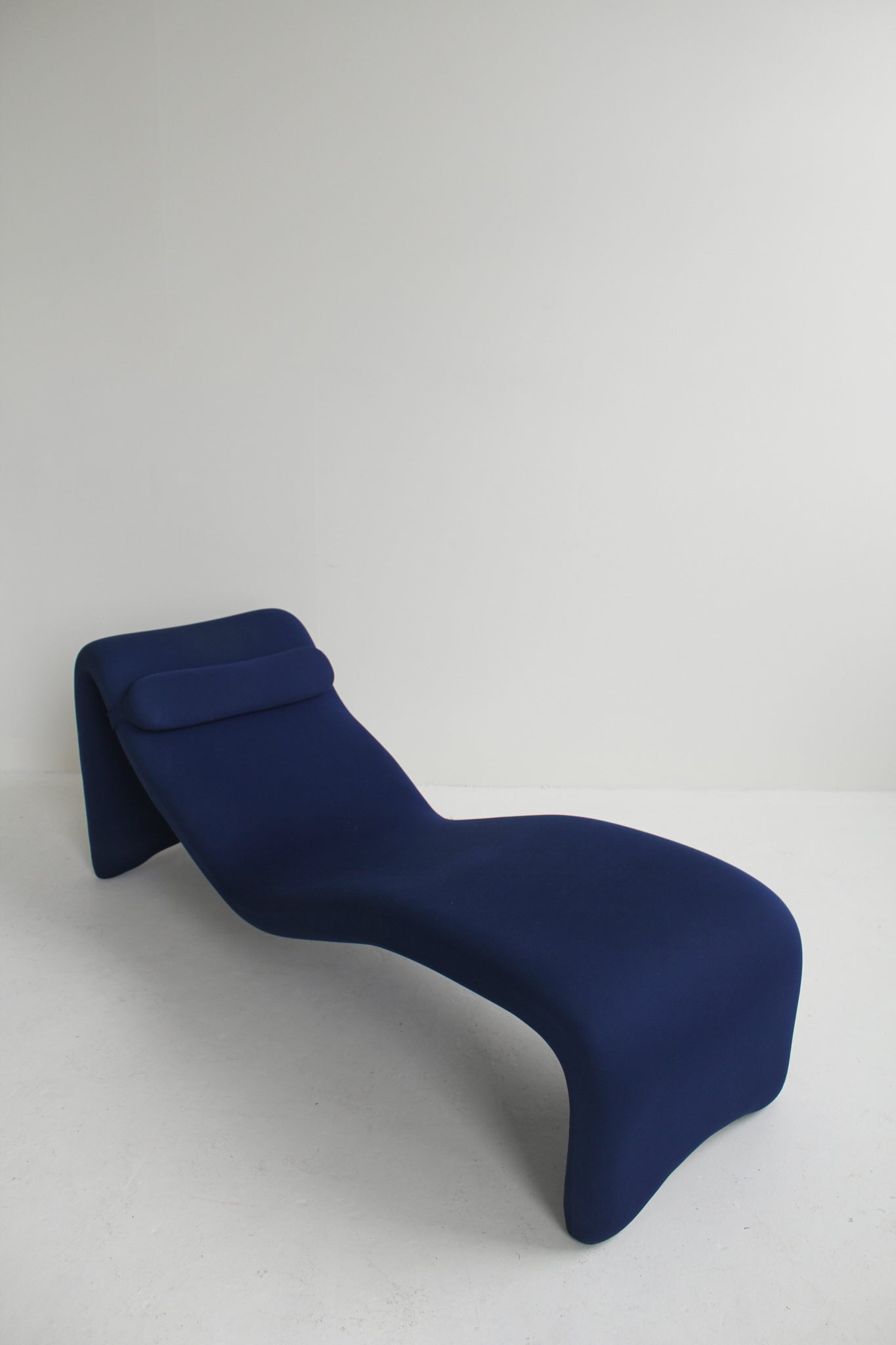 Wavy Lounge Chair
