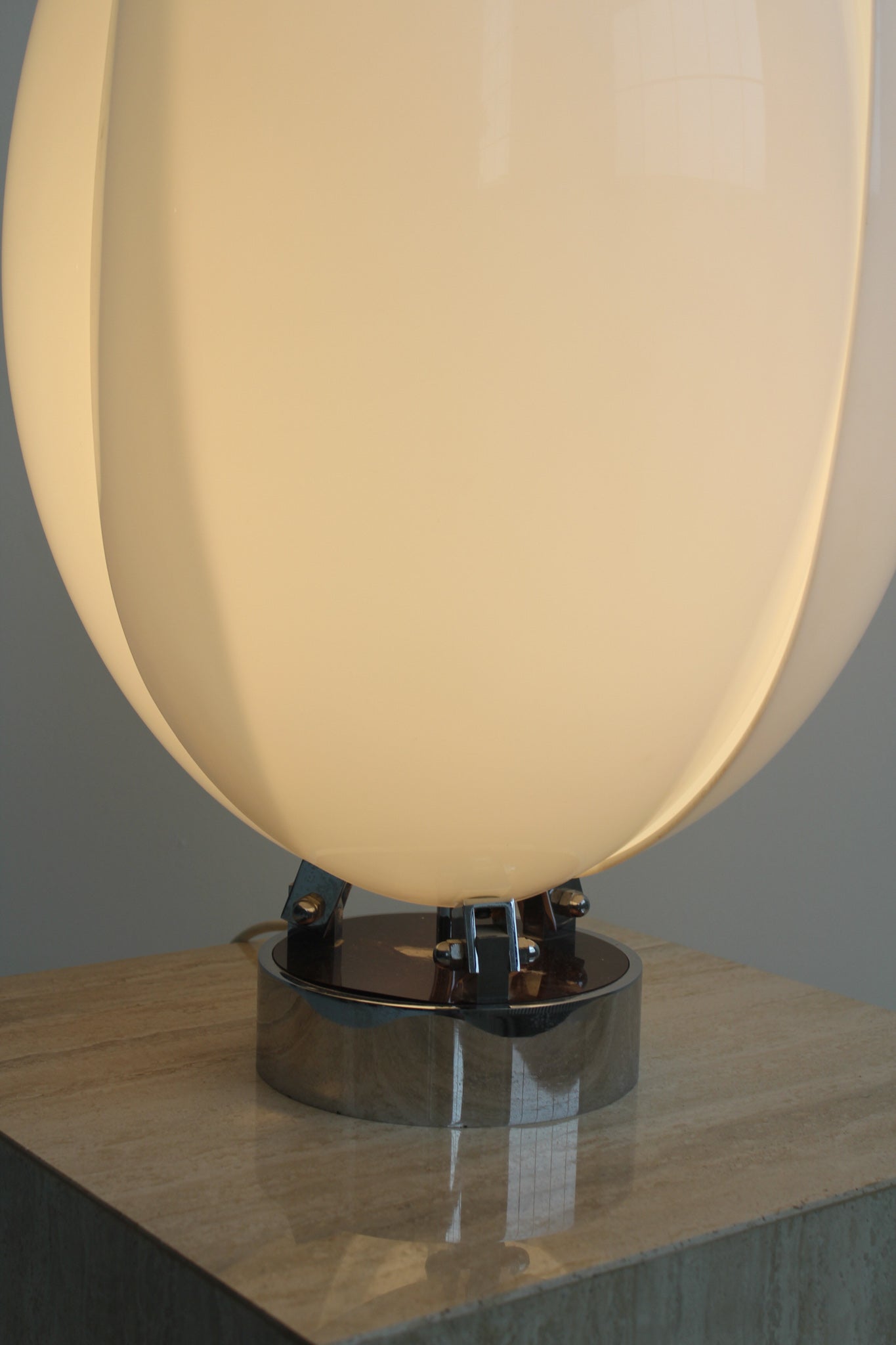 Acrylic Tulip Lamp