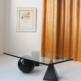 Table basse en verre avec bases sculpturales