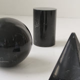 Table basse en verre avec bases sculpturales