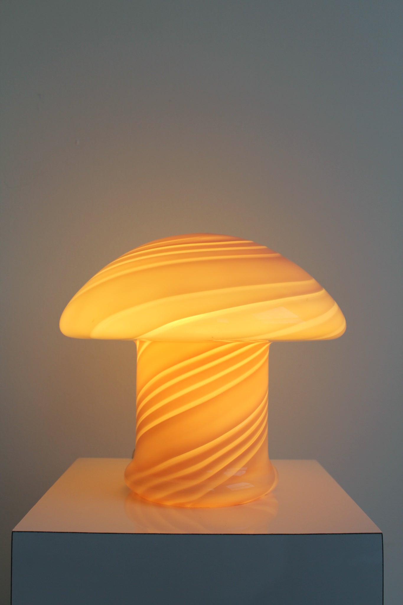 Vetri Venini Murano Swirl Mushroom Lamp