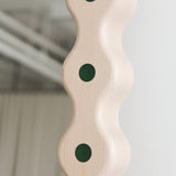 Floor Wiggle Mirror par Devon Munro