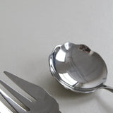 Ensemble de service festonné par Izabel Lam