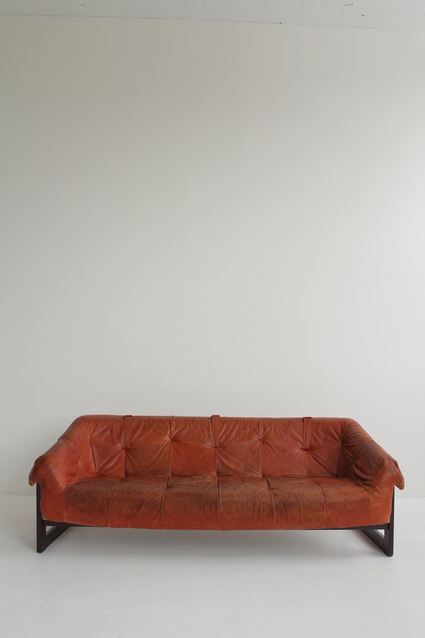 MP-091 3-seater sofa by Percival Lafer