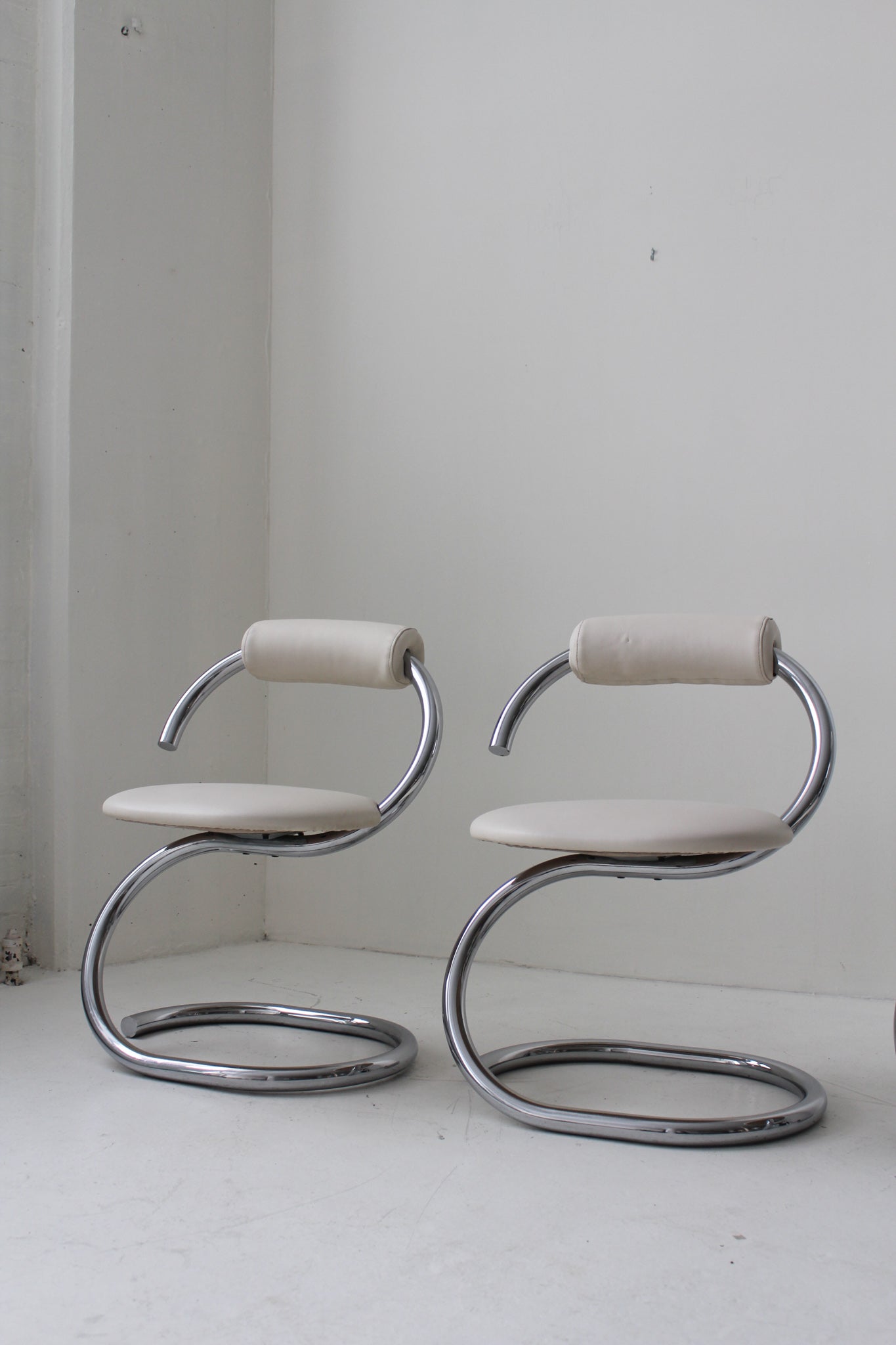 Cobra Dining Chairs by Giotto Stoppino