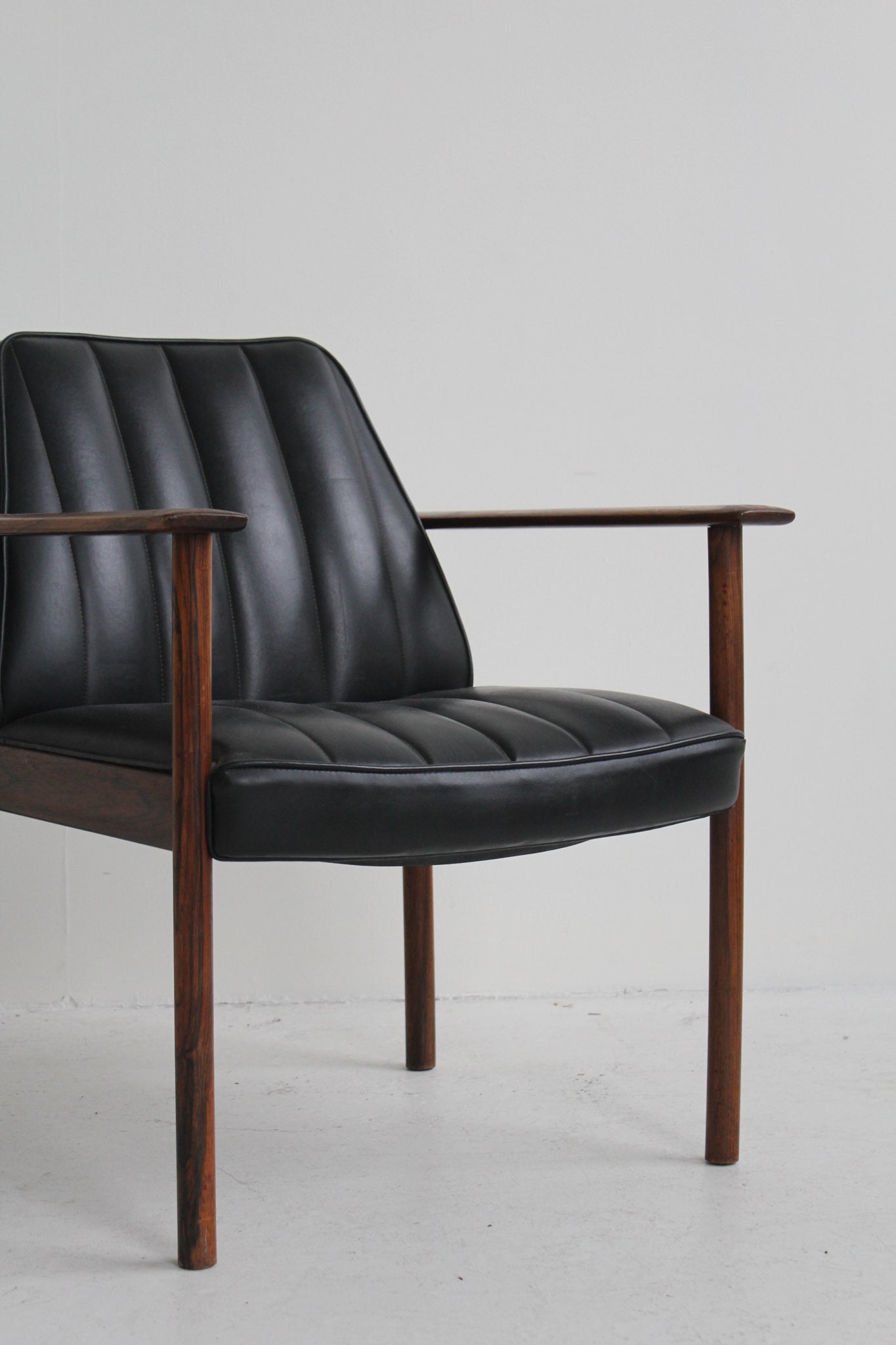 Leather and Rosewood Armchair by Sven Ivar Dysthe for Dokka Mobler