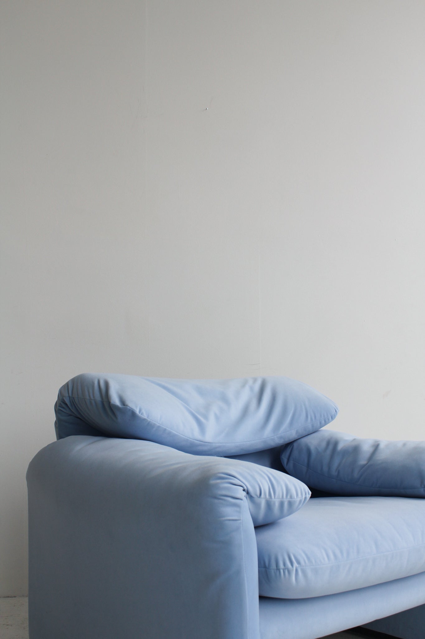 Maralunga Lounge Chair by Vico Magistretti