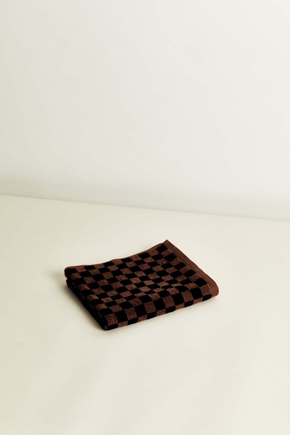 Josephine Hand towel in Tabac & Noir by Baina
