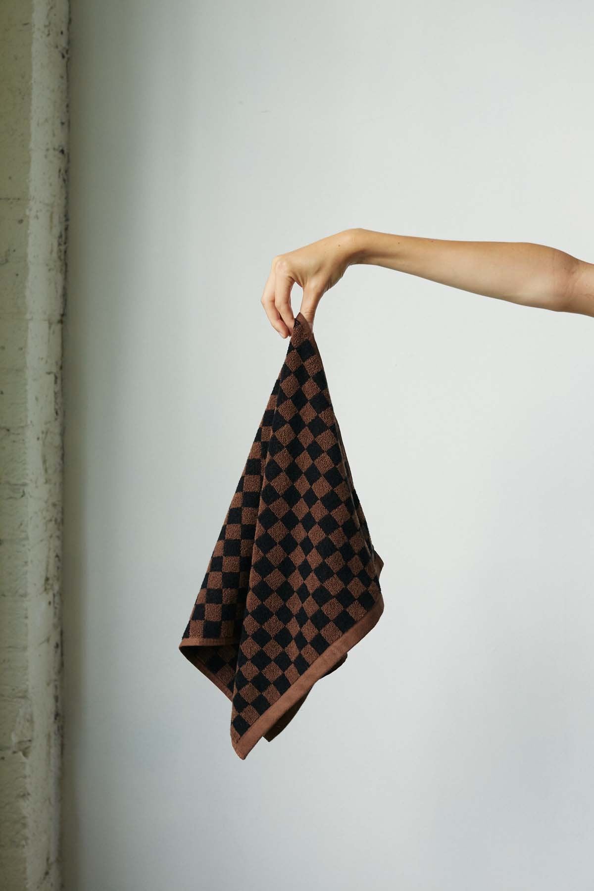 Josephine Hand towel in Tabac & Noir by Baina